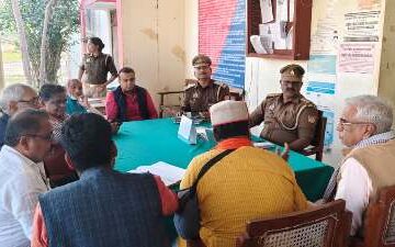 महाशिवरात्रि की शिव बारात को लेकर ओबरा थाना में पीस कमेटी की बैठक