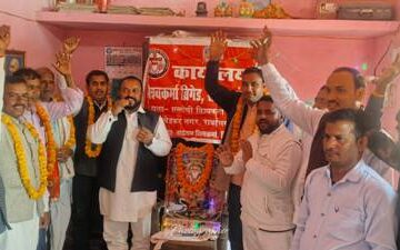 विश्वकर्मा शिल्पकार महासभा के नवनियुक्त कार्यवाहक जिलाध्यक्ष लक्ष्मी विश्वकर्मा का स्वागत किया गया