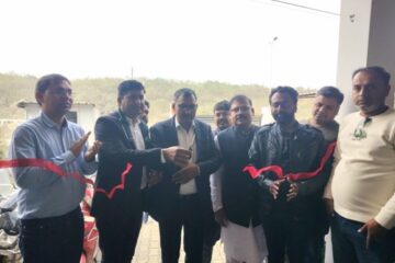 निःशुल्क चिकित्सा शिविर में सैकड़ो लोग हुए लाभान्वित