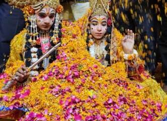 बरसाने की विश्व प्रसिद्ध लट्ठमार होली के साथ हुआ 11 दिवसीय श्री कृष्ण रासलीला का समापन