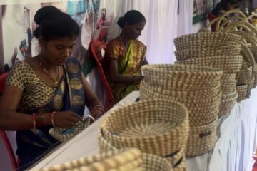 पारंपरिक हस्तशिल्प उत्पाद बना आजीविका का साधन