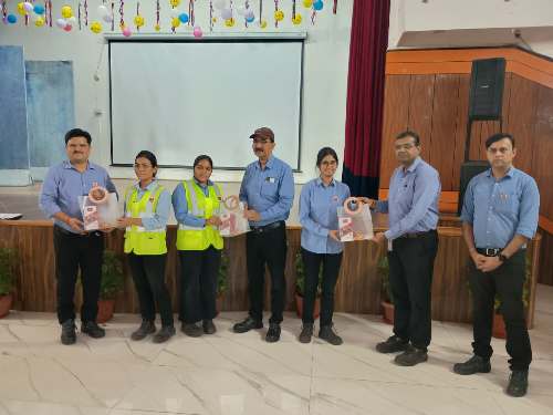 नारी शक्ति समाज की प्रेरणा और परिवर्तन की धुरी है-आर पी सिंह