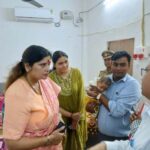 राज्य महिला आयोग की अध्यक्ष ने किया जिला अस्पताल,आंगनबाड़ी केंद्र का निरीक्षण