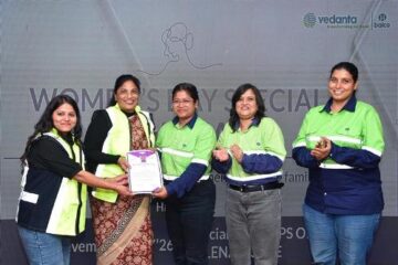 आईजी मिलना कुर्रे ने बालको में 56 महिला कर्मचारियों को किया सम्मानित