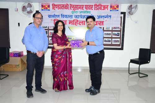 महिलाएं समाज की शक्ति और प्रगति की आधारशिला हैं -आशीष पांडेय