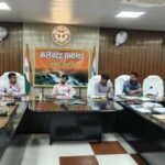 जिलाधिकारी ने की 50 लाख से अधिक लागत के निर्माण कार्यों की समीक्षा बैठक 