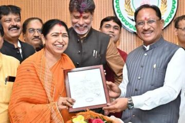 मुख्यमंत्री विष्णु देव साय से नवनिर्वाचित राज्यसभा सदस्य लक्ष्मी वर्मा ने की सौजन्य मुलाकात