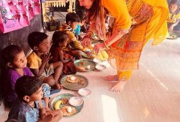 आंगनबाड़ी केन्द्रों में ‘न्योता भोज’ कार्यक्रम : पोषण, शिक्षा और जनभागीदारी का राज्यव्यापी अभियान