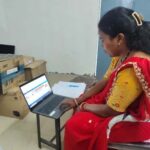 आधार से जुड़ी सेवाएं उपलब्ध करा आत्मनिर्भर बनी संगीता सिंह….