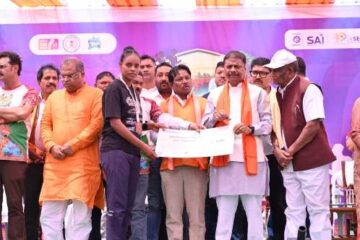 बस्तर हेरिटेज मैराथन : 9,800 से अधिक धावकों के साथ रचा इतिहास, वैश्विक मंच पर चमका बस्तर