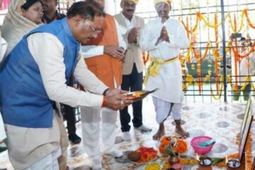 मुख्यमंत्री विष्णुदेव साय ने बड़ादेव की पूजा कर प्रदेशवासियों की सुख-समृद्धि की कामना की