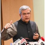 रेल मंत्री अश्विनी वैष्णव ने प्रयागराज स्टेशन के कायाकल्प पर दिया जोर, दशकों की निष्क्रियता पर उठाए सवाल