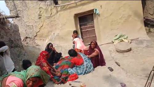 बिजली के तार में उतरे करंट से बुजुर्ग महिला की मौत, गांव में शोक और आक्रोश