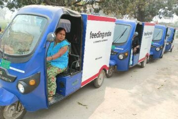 बच्चों को अफसर बनाने के सपने के साथ महिलाओं ने थामा ई-रिक्शा का हैंडल…