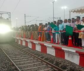 वाराणसी-लखनऊ शटल सुपरफास्ट एक्सप्रेस ट्रेन अब शिवपुर रेलवे स्टेशन पर भी रुकेगी