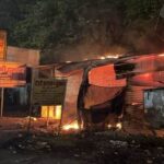सरकारी देशी शराब की दुकान में भीषण आग, लाखों की शराब जलकर खाक