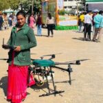 बिहान’ से मिली नई उड़ान: ड्रोन तकनीक से किसानों की मदद कर आत्मनिर्भर बनीं सीमा