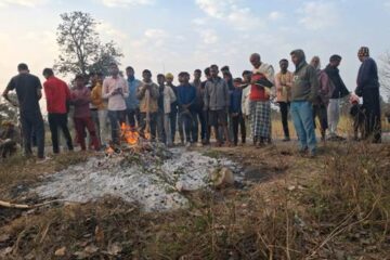 रंगों से पहले रिवाज,बैरखड़ में पांच दिन पहले जली होलिका