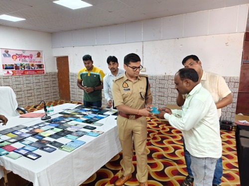 सीईआईआर पोर्टल से 151 खोए मोबाइल बरामद, करीब 30 लाख के फोन मालिकों को लौटाए