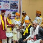 नाट्य रंगकर्मी विजय कुमार गुप्ता को किया गया सम्मानित