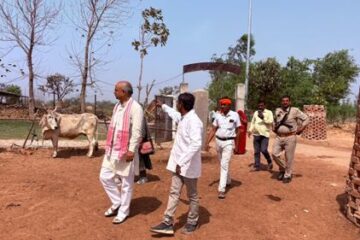 रमाकांत उपाध्याय ने घाटमपुर में गौवंश आश्रय स्थल का किया औचक निरीक्षण