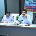 हाथ से लिखे शब्द हमें अपने अंदर की रचनात्मक शक्ति, संवेदनशीलता को ढूढ़ने और सँजोए रखने की प्रेरणा देते हैं – नरेश पाल सिंह