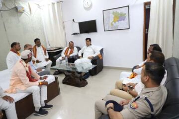 प्रभारी मंत्री ए.के. शर्मा की अध्यक्षता में भदोही में जिला समन्वय समिति की बैठक संपन्न