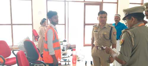 उप निरीक्षक भर्ती परीक्षा को नकलविहीन कराने के लिए पुलिस अधीक्षक ने किया परीक्षा केन्द्रों का निरीक्षण