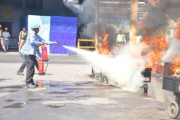 हिण्डाल्को रेणुकूट में फायर ड्रिल रेस्क्यू एवं कविता प्रतियोगिताओं का आयोजन