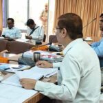 सी0एम0 डैशबोर्ड के माध्यम से जिलाधिकारी ने की विकास कार्यों की समीक्षा बैठक