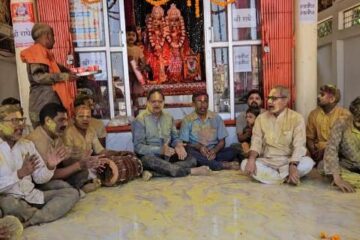 श्री बांके बिहारी मंदिर में धूमधाम से मनाया गया रंगोत्सव