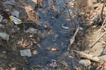 ग्राम पंचायतों में तैनात सफाई कर्मी बेफिक्र, गांवों में लगा कचरे व गंदगी का अंबार