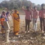 मरम्मत के अभाव मे शोपीस बना हैंडपंप, ग्रामीण परेशान
