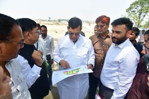 नगर विकास एवं ऊर्जा मंत्री ए के शर्मा ने दशकों से बंद परदहा मिल का किया निरीक्षण,औद्योगिक संकुल बनाने की तैयारी तेज