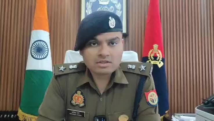 लंबित मामलों के निस्तारण पर पुलिस अधीक्षक सख्त, चौकी प्रभारियों को दी चेतावनी 