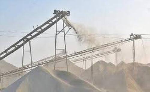 अहरौरा जमुई रोड:  क्रेशर प्लांटों से उड़ रहे धूल से ग्रामीण दमा श्वास के हो रहे मरीज 