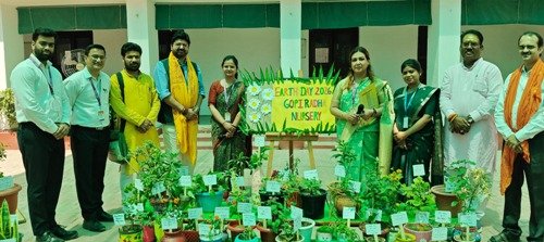गोपी राधा में पृथ्वी दिवस पर लगाई गई पौध प्रदर्शनी