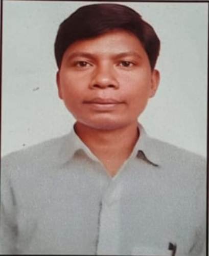 ग्राम पंचायत सचिव से सचिवालय में समीक्षा अधिकारी के पद पर चयनित हुए सोनभद्र के अयोध्या प्रसाद