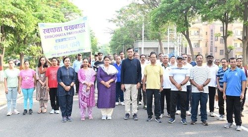 एनटीपीसी बाढ़ में स्वच्छता शपथ एवं प्रभात फेरी के साथ स्वच्छता पखवाड़ा 2026 की शुरुआत