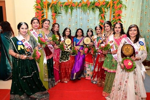 तीज के रंग में रंगा विंध्याचल, सुहासिनी संघ ने सजाई संस्कृति और उल्लास की महफिल