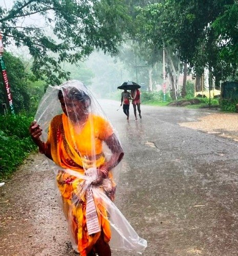 सोनभद्र : उमस से मिली राहत, इन्द्रदेव हुए मेहरबान, झमाझम बरसात 