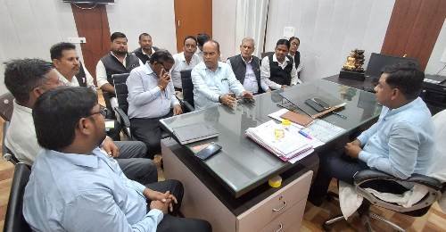 अघोषित बिजली कटौती को लेकर  एसडीओ व जेई तलब, एसडीएम ने लगाई कड़ी फटकार