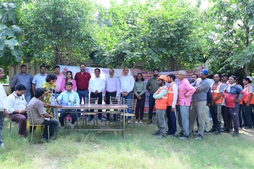 खुर्जा परियोजना में श्रमिकों हेतु स्वास्थ्य परीक्षण शिविर का आयोजन