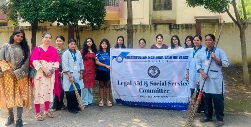 हिदायतुल्लाह नेशनल लॉ यूनिवर्सिटी, रायपुर में स्वच्छता ही सेवा अभियान के तहत स्वच्छ भारत दिवस मनाया गया