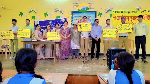 इनर व्हील क्लब ने राजकीय इंटर कॉलेज पिपरी में चलाया नशा मुक्ति जागरूकता अभियान